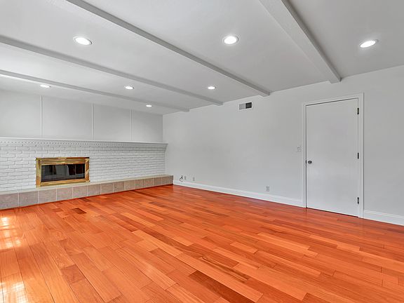 3rd image of 1374 Poe Ln