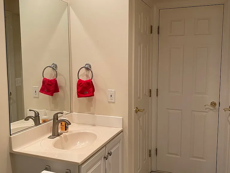 Moly Dr — Photo 16