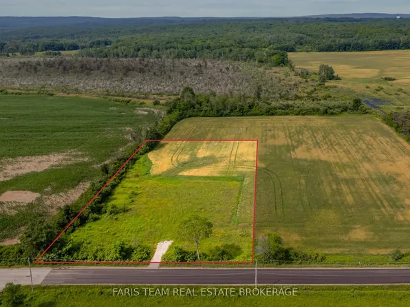 570 Curry Rd, Penetanguishene, ON L9M 2C8