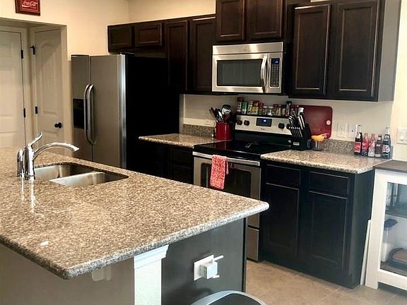 4th image of 4333 Village Oak Ln