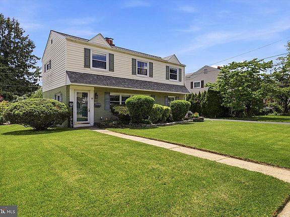 5th image of 613 Edgley Ave