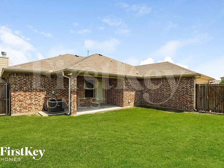 623 Hilton Dr — Photo 15