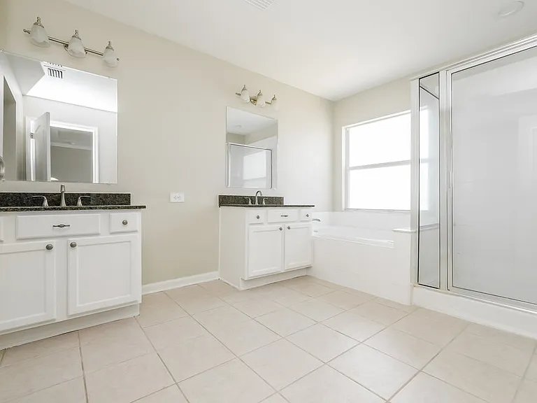 11305 Misty Isle Ln — Photo 12