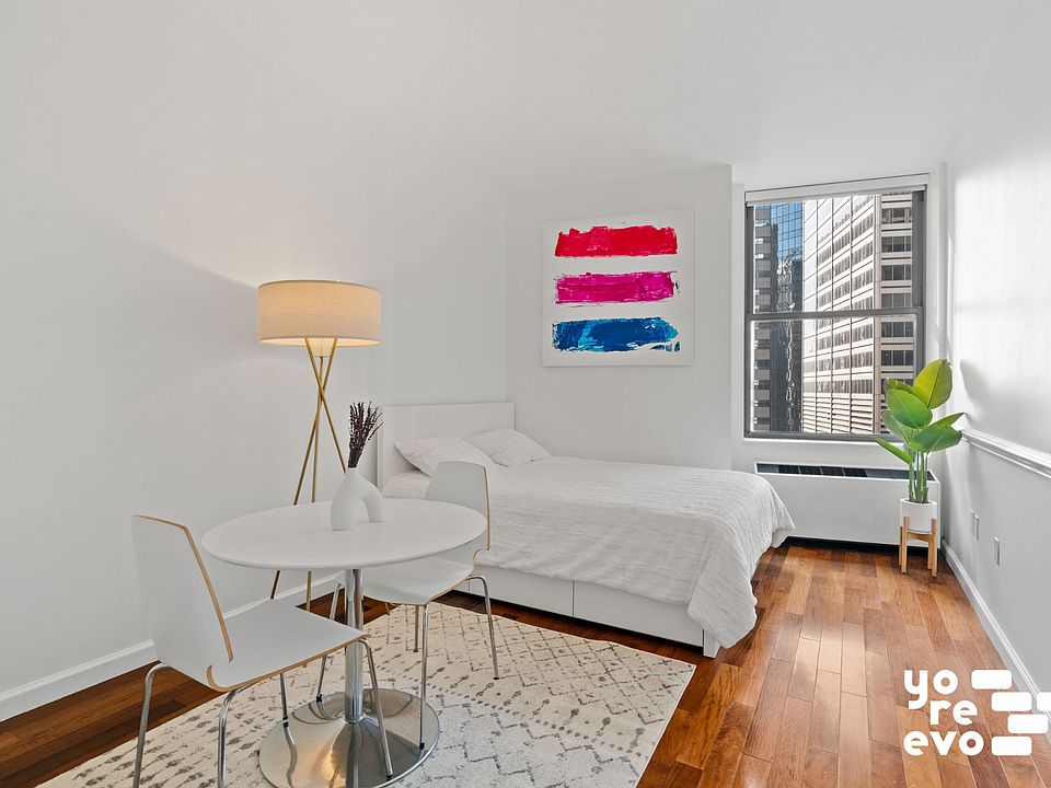 1st image of 1 Wall Street Ct Penthouse 3