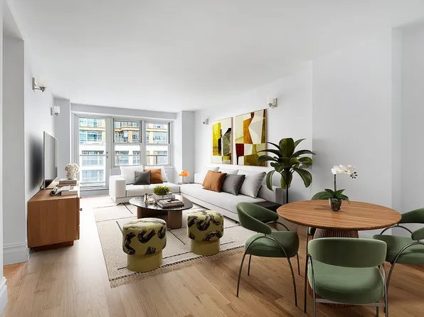 305 E 24th St APT 12A, Manhattan, NY 10010