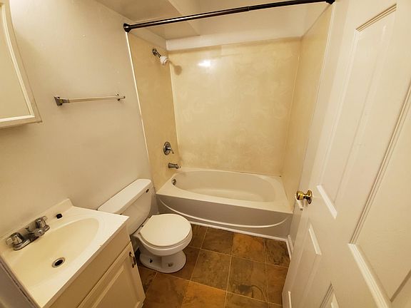 5th image of 206 Charles St APT D