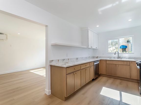 4th image of 713 New Depot St #1
