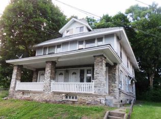 2712 Woodlawn St, Harrisburg, PA 17111