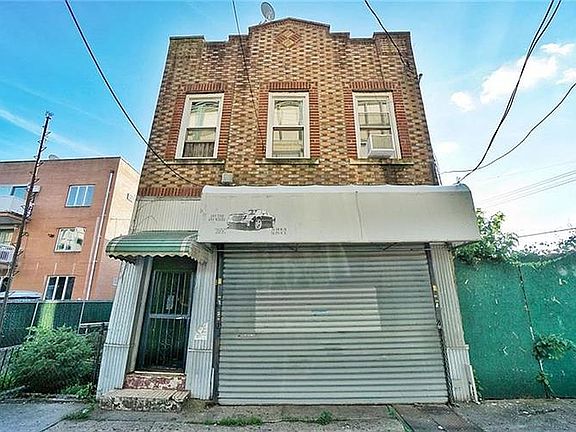 2nd image of 17 Bay 49 St