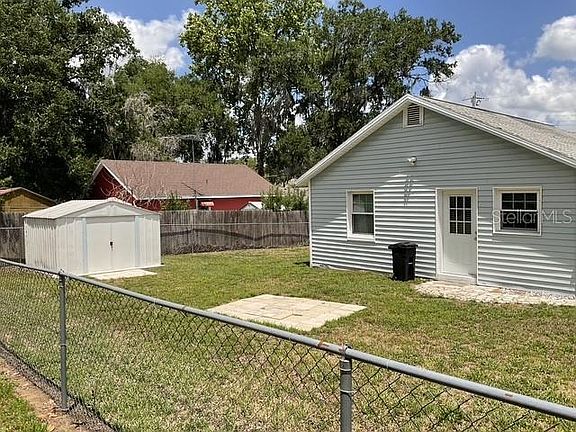 3rd image of 37204 Magnolia Ave