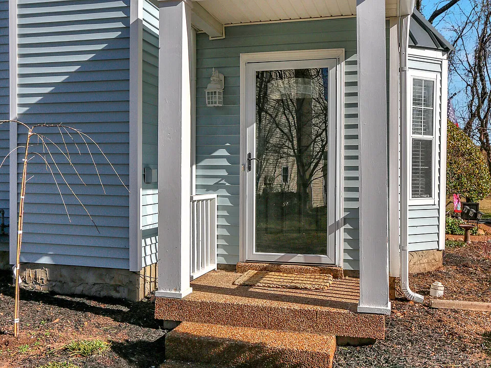 304 Chase Ct #1
