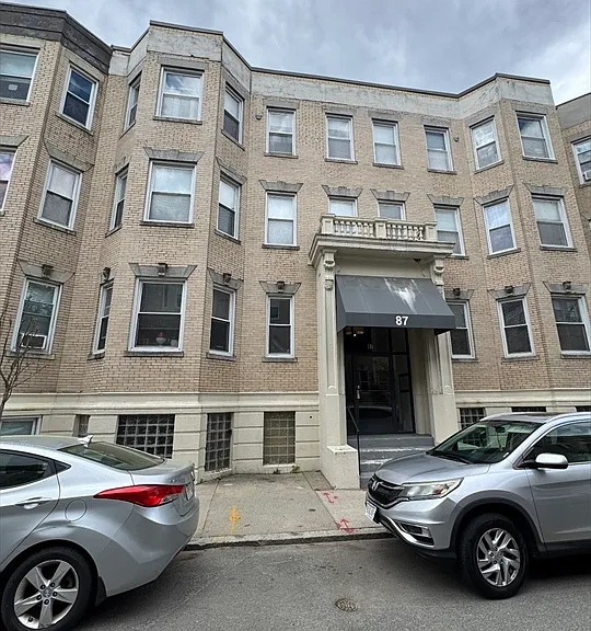 87 Gordon St #11 — Photo 8