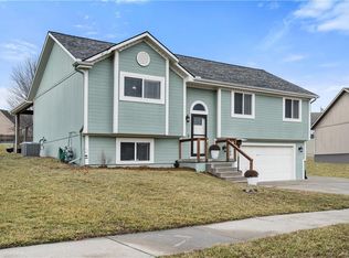 1702 Debrah Dr, Kearney, MO 64060