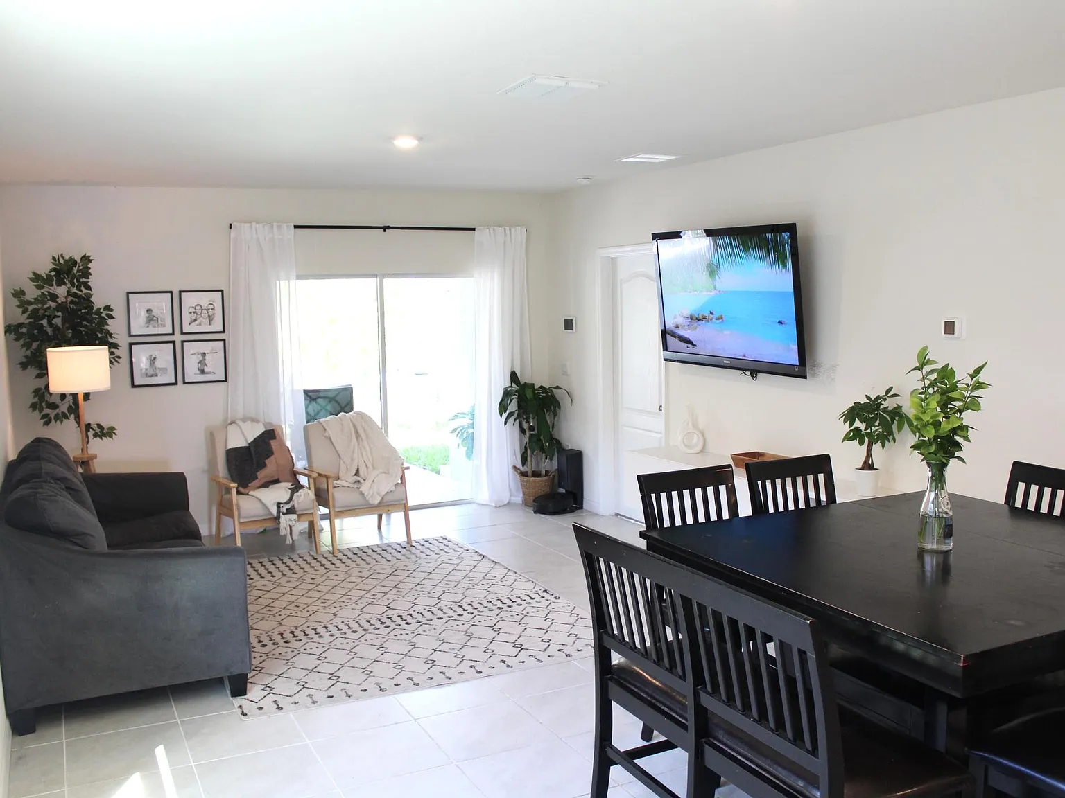 282 Caryota Ct — Photo 4