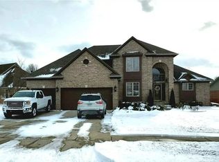 49243 Monmouth Dr, Chesterfield, MI 48047