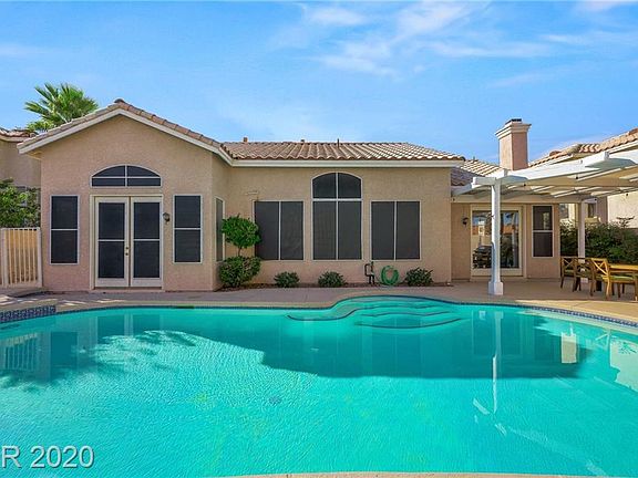 3rd image of 3112 Villa Colonade Dr