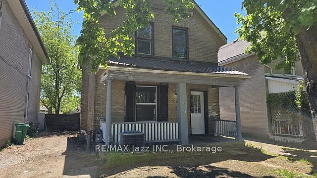 1st image of 629 Brown St