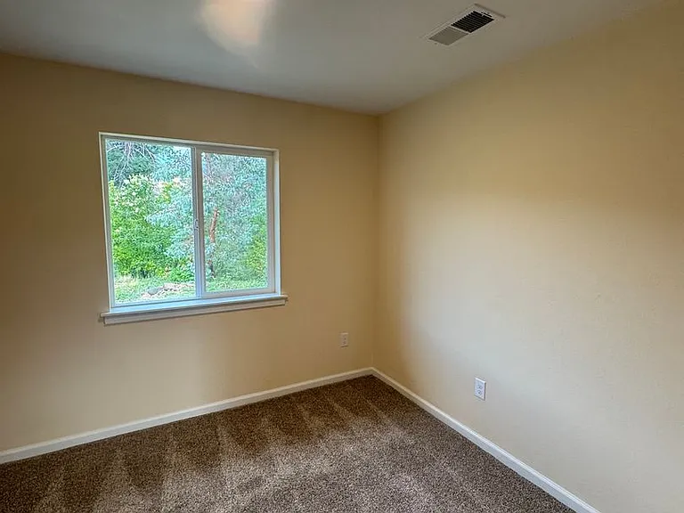 9657 Swasey Dr — Photo 11