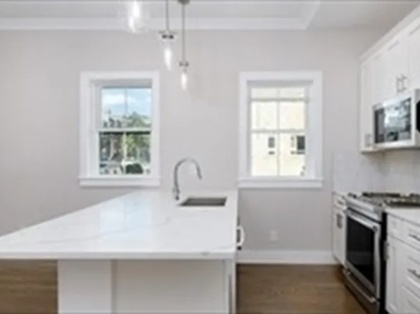 72 Gore St, Cambridge, MA