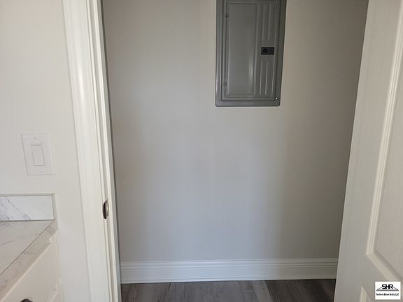 5th image of 384 Hilburn Ln