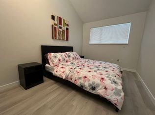 444 W 6th St #A, North Vancouver, BC