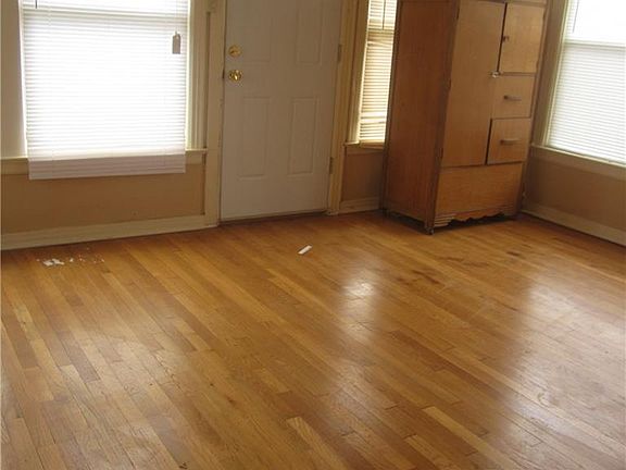 5th image of 517 Meander St