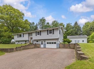 125 Canyon Estates Dr, Colchester, VT 05446