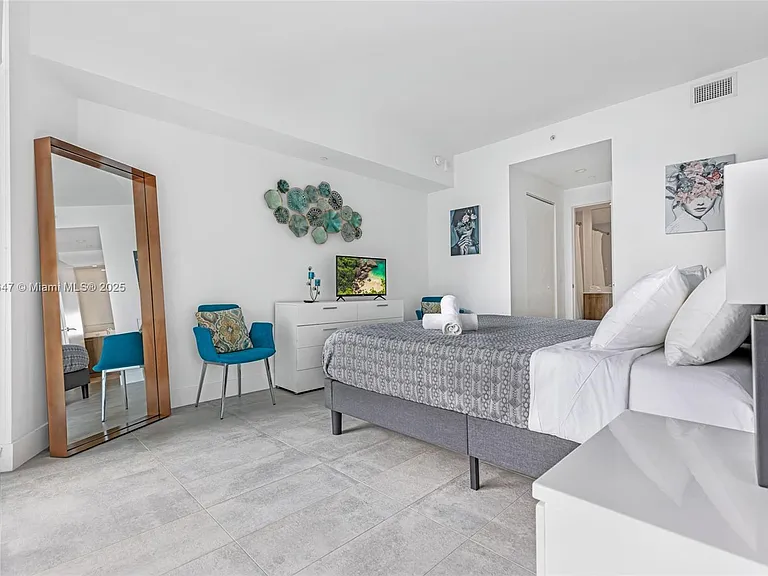 501 NE 31st St #3307 — Photo 3