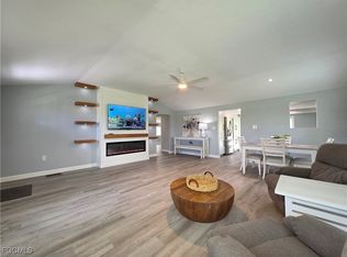 18387 Pioneer Rd, Fort Myers, FL 33908