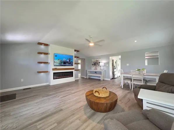 18387 Pioneer Rd, Fort Myers, FL 33908