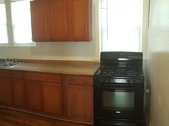 2nd image of 8218 S Woodlawn Ave