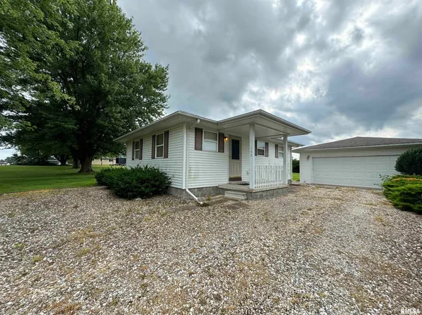 152 Starr Dr, Avon, IL 61415