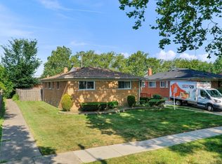 21863 Avon Rd, Oak Park, MI 48237