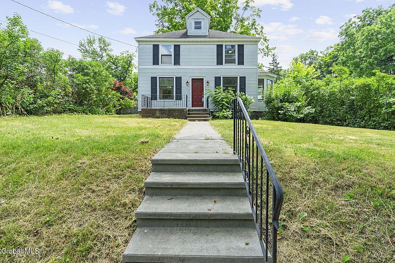 3rd image of 42 Saratoga Avenue