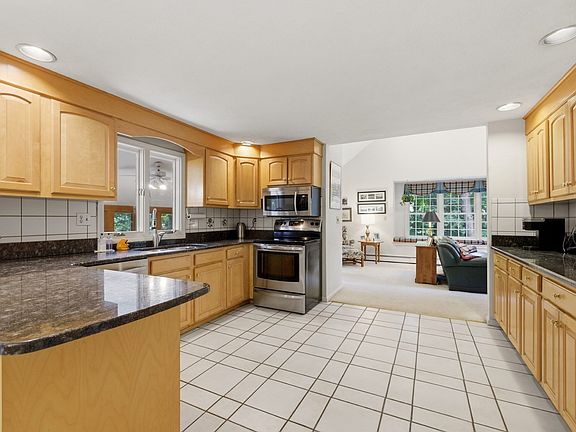 2nd image of 1 Battleview Cir