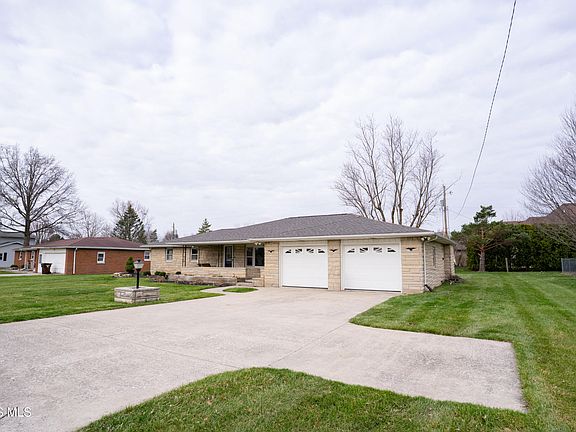 2nd image of 1118 Emerald Rd