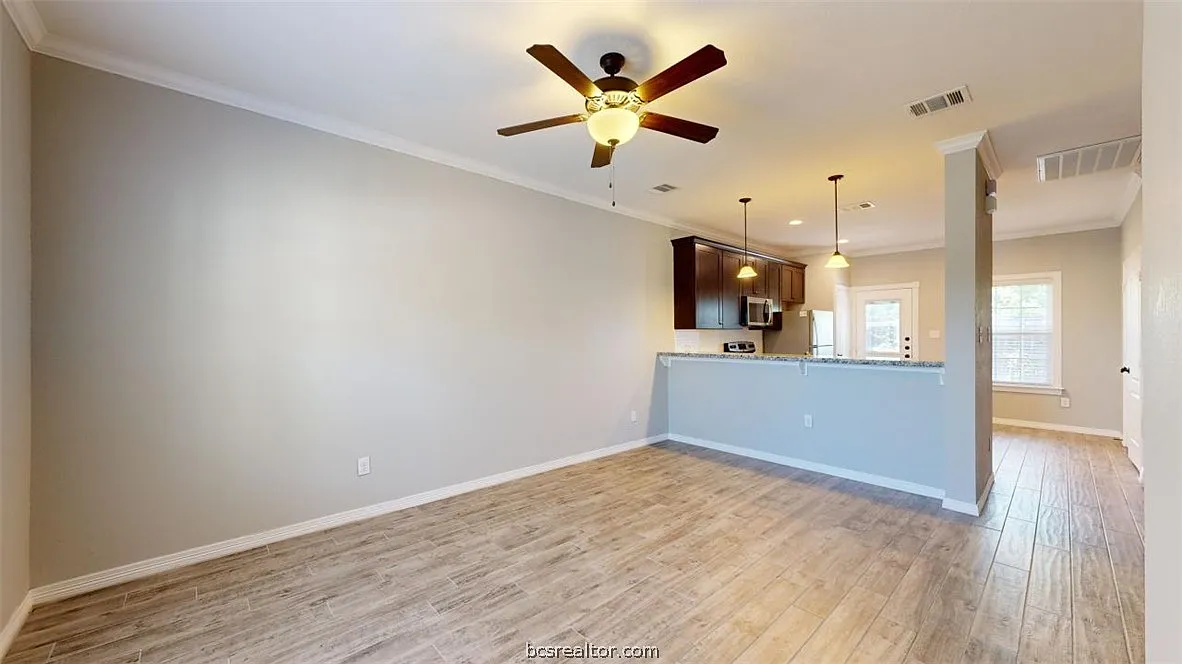 4 bed, 4.5 bath, 1581 sqft, $1,700 — Photo 3
