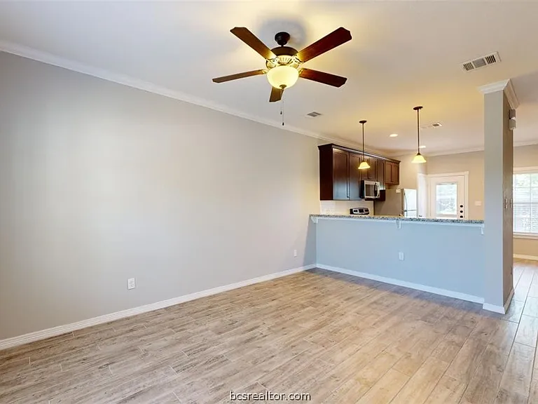 301 Sw Pkwy #341 — Photo 3