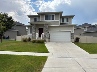 7569 N Evans Ranch Dr, Eagle Mountain, UT 84005
