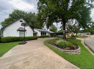 107 N 12th Ave, Madill, OK 73446