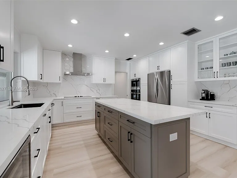 11401 SW 67th Ave — Photo 4