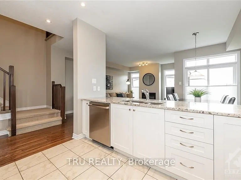347 Ardmore St — Photo 8