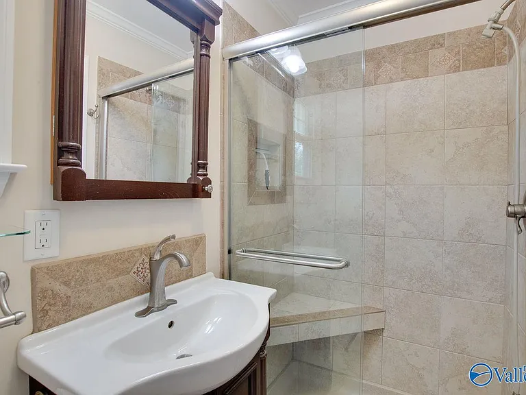 211 Wingate Ave SW — Photo 22