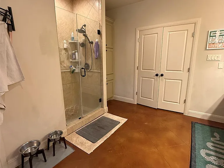 408 W Croslin St — Photo 12