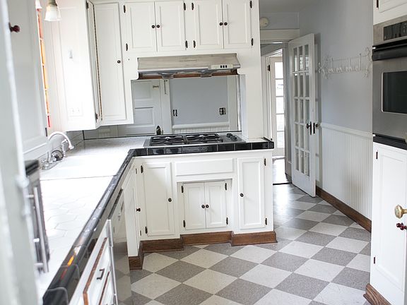 Back Entry to Kitchen.