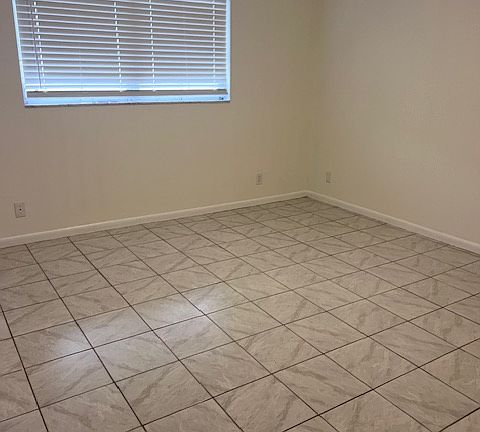 2nd image of 800 Ibis Way APT 4