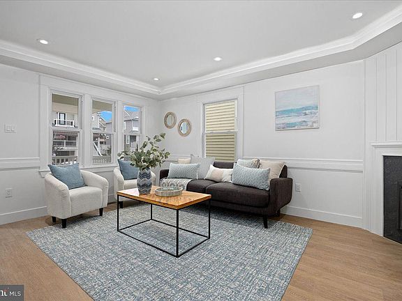 5th image of 1233 Haven Ave APT 1