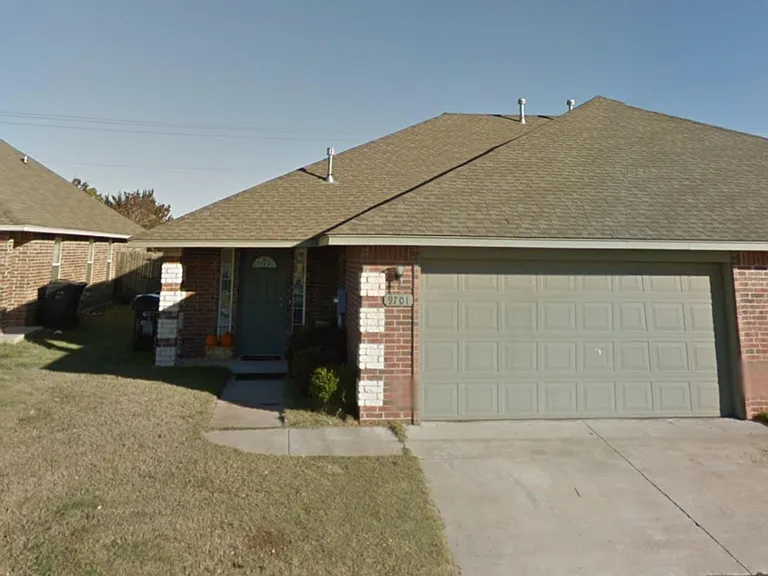9701 SW 16th St — Photo 1