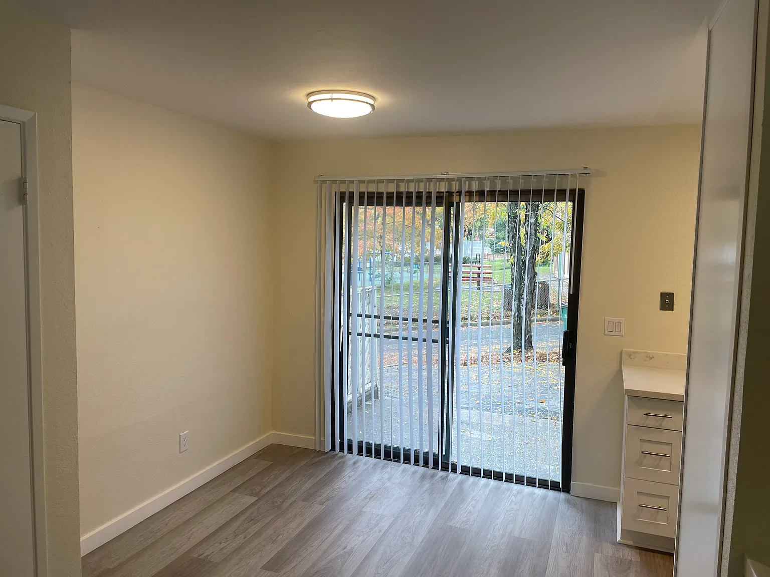 2 bed, 1.5 bath, 1000 sqft, $2,150 — Photo 3