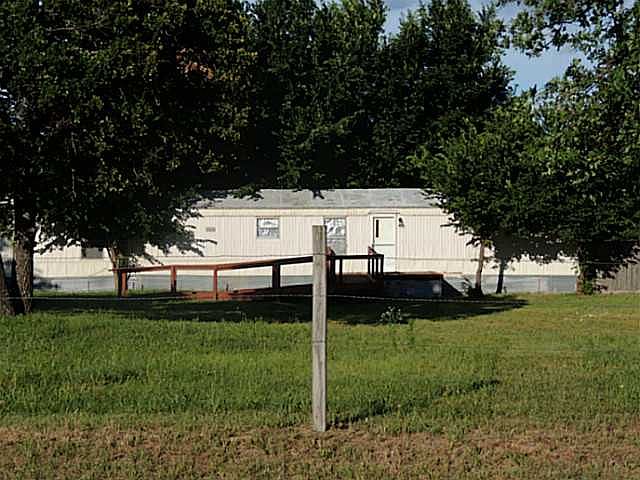 1st image of 10300 Hefner Oaks Dr